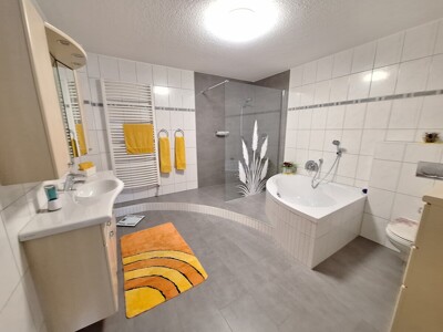 Badezimmer EG